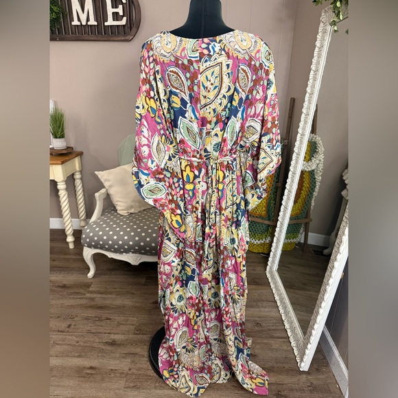 Aakaa • Kimono Style Maxi Dress - Picture 4 of 14